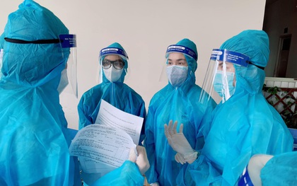 Tiểu Vy và dàn hậu Việt mặc đồ bảo hộ tiếp sức chống dịch Covid-19: Hình ảnh đẹp hơn bất cứ váy áo dạ hội nào!