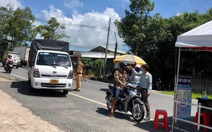 Hậu Giang họp khẩn lúc nửa đêm, thiết lập 6 vùng cách ly với hơn 300 hộ dân