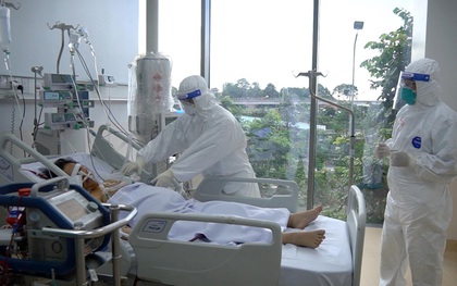 Cận cảnh quy trình "đánh chặn" giúp bệnh nhân Bệnh viện Hồi sức COVID-19 thoát "cửa tử"