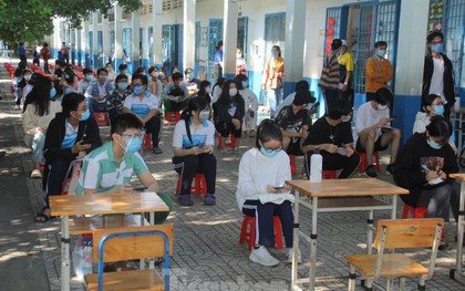TP.HCM: Hơn 85.000 thí sinh tham gia lấy mẫu xét nghiệm COVID-19 trước kỳ thi TN THPT