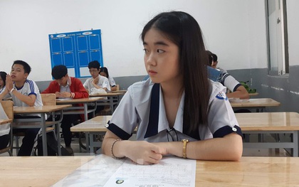 TP.HCM: Hàng trăm phụ huynh Trường THPT Chuyên Trần Đại Nghĩa gửi đơn cầu cứu