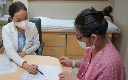 Phụ nữ mang thai mắc COVID-19 nguy hiểm ra sao, trẻ sinh ra có bị dị tật không?