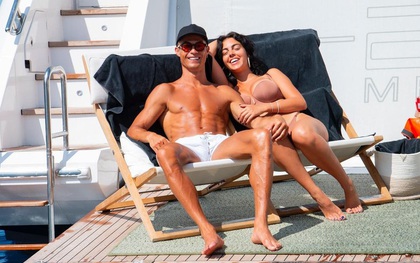 Giữa lúc Ronaldo đang trong tình cảnh "nước sôi lửa bỏng", bạn gái Georgina buông lời đầy ẩn ý khiến fan phải đoán già đoán non