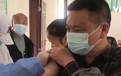 Lo ngại đợt bùng phát dịch mới, Trung Quốc chạy nước rút tiêm vaccine