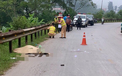 Tự đâm vào hộ lan đường với tốc độ cao, 2 thanh niên thương vong