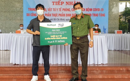 Quỹ Phát triển Tài năng Việt và Công Phượng đồng hành “từ xa” cùng quê nhà chống dịch