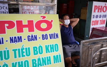 Đồ ăn uống được bán mang về ở TP.HCM: "Một tô phở 120 nghìn chưa gồm phí ship thì ai dám mua"