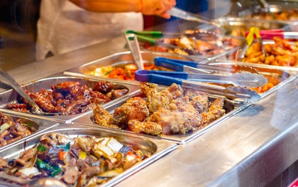 Chuyên gia thực phẩm tiết lộ những món "bẩn nhất" trong nhà hàng buffet: Khách nào cũng thích nhưng có món đầu bếp còn từ chối ăn