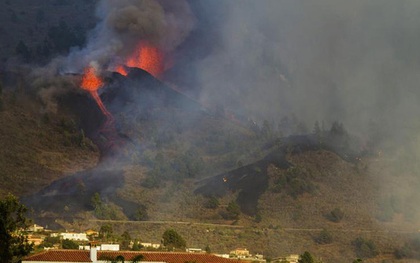 Núi lửa phun trào ở quần đảo Canaria (Tây Ban Nha), hàng nghìn người phải sơ tán