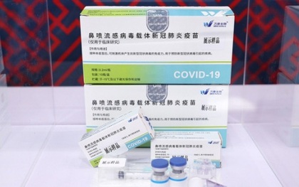 Vaccine COVID-19 dạng xịt mũi của Trung Quốc có hiệu quả ngay sau 24 giờ