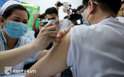Gần 90% người dân trên 18 tuổi ở TP.HCM đã được tiêm vaccine mũi 1