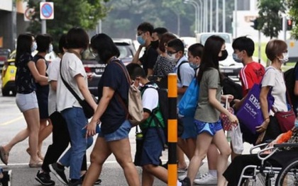 Con đường sống chung với Covid-19 của Singapore và cách thức các nước khác thực hiện