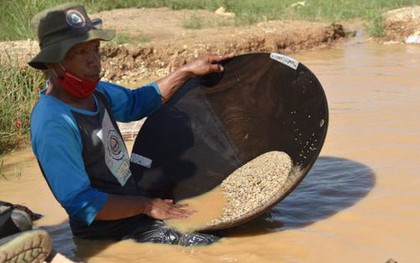 Nghề đào kim cương ở Indonesia: Đánh cược mạng sống