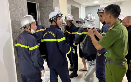 Hà Nội: 14 chiến sĩ giải cứu thành công nạn nhân bị mắc kẹt ở thang máy