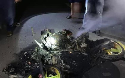 Nam thanh niên tử vong bên chiếc xe máy bốc cháy