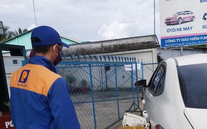 Đi liên tỉnh 45km mua xăng bất thành, tài xế nơm nớp lo ô tô chết máy