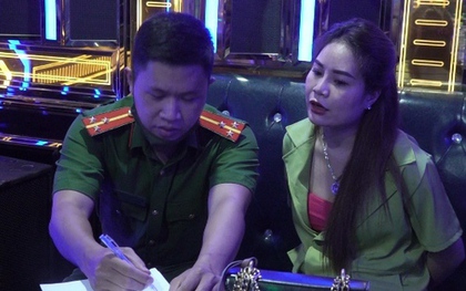 Công an lật tẩy nhiều bí mật tại quán karaoke Hollywood ở quận Bình Tân