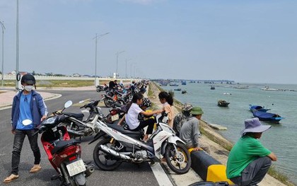 Bé trai 5 tuổi rơi xuống sông tử vong khi đi thả lưới cùng bố mẹ