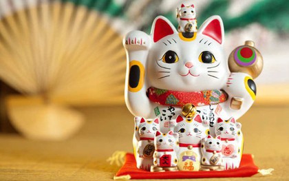 Nguồn gốc và ý nghĩa bất ngờ của “chú mèo vẫy khách” cầu may nổi tiếng trong văn hóa Nhật Bản