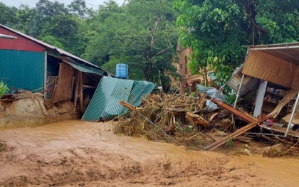 Bản làng tan hoang sau trận lũ quét chưa từng có trong lịch sử ở Nghệ An