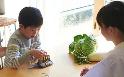 Con trai hiểu sai ý nghĩa của đồng tiền, người mẹ có cách chấn chỉnh cực thông minh
