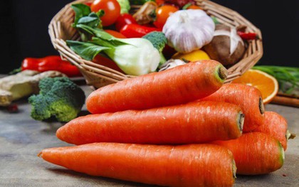 Mua cà rốt nên chọn củ sẫm màu hay nhạt màu? Người trồng nhắc nhở 5 mẹo nên nhớ