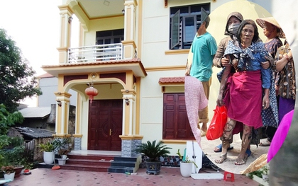 Vụ 3 con đốt nhà mẹ đẻ qua lời kể hàng xóm: "Làng tôi chưa bao giờ xảy ra sự việc đau lòng đến thế"