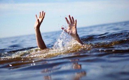 Một Việt kiều là huấn luyện viên bơi lội tắm biển bị sóng đánh tử vong
