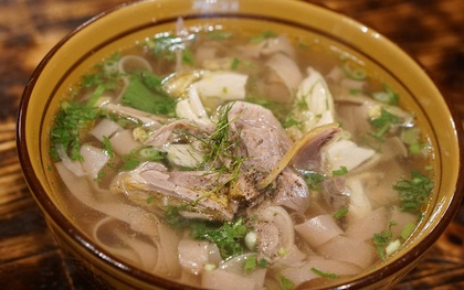 Sợi phở đỏ - nét độc đáo của phở Bắc Hà trên cao nguyên đá