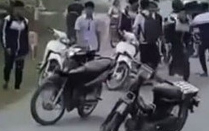 Mâu thuẫn lúc đá bóng, nam sinh lớp 11 dùng dao chém nam sinh lớp 12