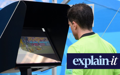 Ồn ào công nghệ bắt việt vị bán tự động tại World Cup 2022: Đừng tranh cãi với “máy”