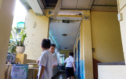 Ngôi trường 132 tuổi ở Đà Nẵng xuống cấp nghiêm trọng, cô trò vừa học vừa lo