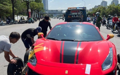 Tài xế siêu xe Ferrari gây tai nạn ra đầu thú