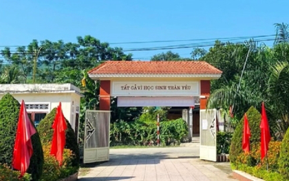 Phụ huynh vác dao xông vào trường học: Hiệu trưởng rút đơn tố cáo