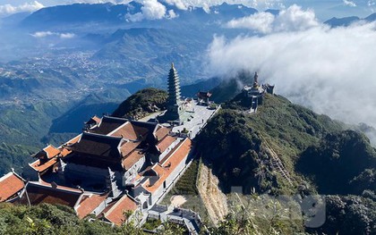 Vì sao dự báo rét đậm rét hại nhưng đỉnh Fansipan nắng chang chang?