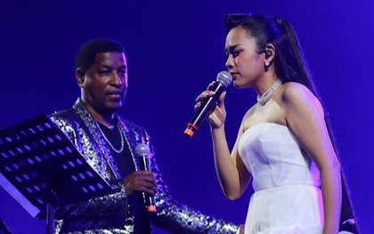 BabyFace - Chủ nhân 12 tượng vàng Grammy song ca cùng O Sen Ngọc Mai bùng nổ trên sân khấu HOZO Music Festival 2022