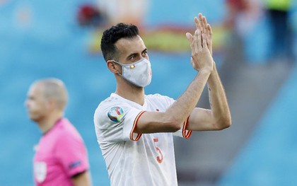 Thất bại ở World Cup, Busquets tuyên bố giã từ ĐT Tây Ban Nha