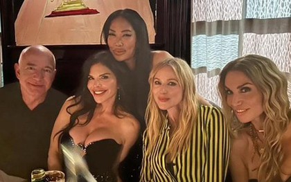 Bạn gái tỷ phú Jeff Bezos nóng bỏng trong tiệc sinh nhật 53 tuổi