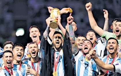 Argentina tức tốc khoe cúp vàng trước khi trả lại cho FIFA