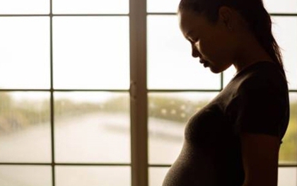 Hủy hôn khi bạn gái mang thai 8 tháng, gã đàn ông vẫn đòi lại tiền sính lễ
