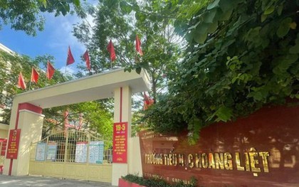 Hà Nội: Hút thử thuốc lá điện tử, 8 học sinh tiểu học nhập viện