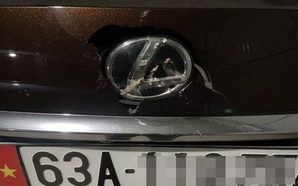 Đập phá xe Lexus của thượng tá công an vì đèn sáng chói mắt