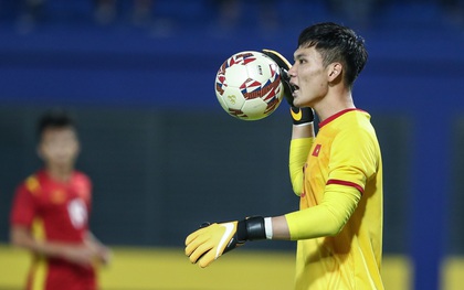 NÓNG: Người hùng U23 Việt Nam test nhanh dương tính Covid-19, chúng ta chỉ còn 1 thủ môn ở bán kết