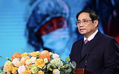 Thủ tướng: Nghiên cứu tiêm vắc-xin mũi 4, tăng cường quản lý bệnh nhân Covid-19 tại nhà