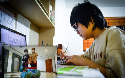 Bé gái 14 tuổi bị ung thư phụ mẹ bán rau lo tiền thuốc chữa bệnh: Bố mẹ sẽ tự hào về em!