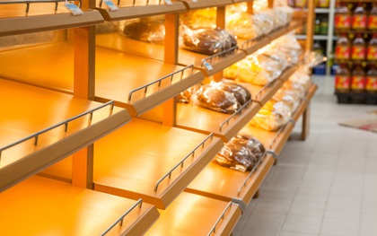Dân châu Âu hoảng loạn tích trữ hàng hoá dù đại dịch đã hết căng thẳng: Mì ống "cháy hàng", bánh mì bỗng trở thành xa xỉ phẩm