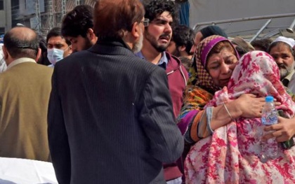 Đánh bom đẫm máu tại Pakistan khiến 56 người chết, 194 người bị thương