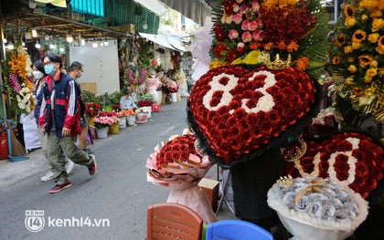 Lẵng hoa trái tim mừng 8/3 giá hàng triệu đồng hút khách tại chợ hoa lớn nhất Sài Gòn