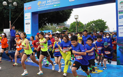 Giải chạy bán marathon Tây Hồ: Sôi động với sự tham gia của gần 3000 VĐV
