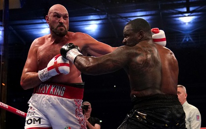 Tyson Fury đánh cho đối thủ phải thở oxy, bảo vệ thành công danh hiệu vô địch thế giới
